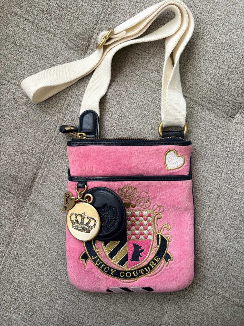 Juicy Couture Pink Crossbody Bag with Crest Embroidery - Picture 2 of 6